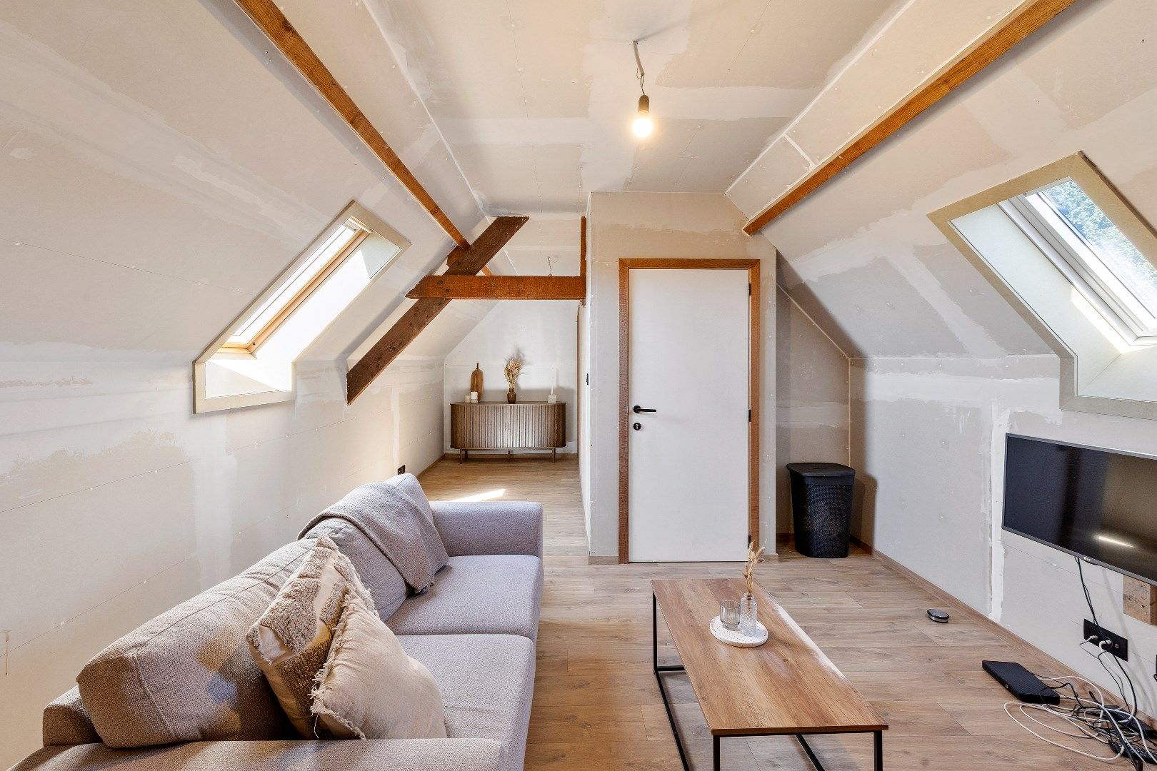 Prachtig gerenoveerde villa met 4 slaapkamers en ruime loods. foto 14