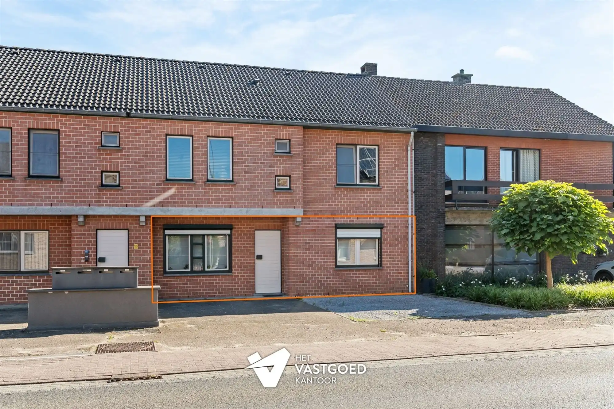 GELIJKVLOERS APPARTEMENT MET STAANPLAATS EN AFGESLOTEN GARAGE TE BERINGEN foto 33