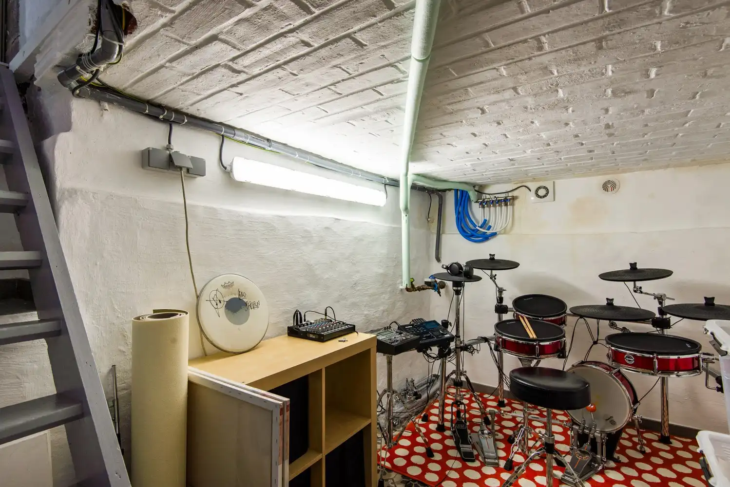 Grotendeels gerenoveerde woning op leuke locatie in Broechem! foto 13