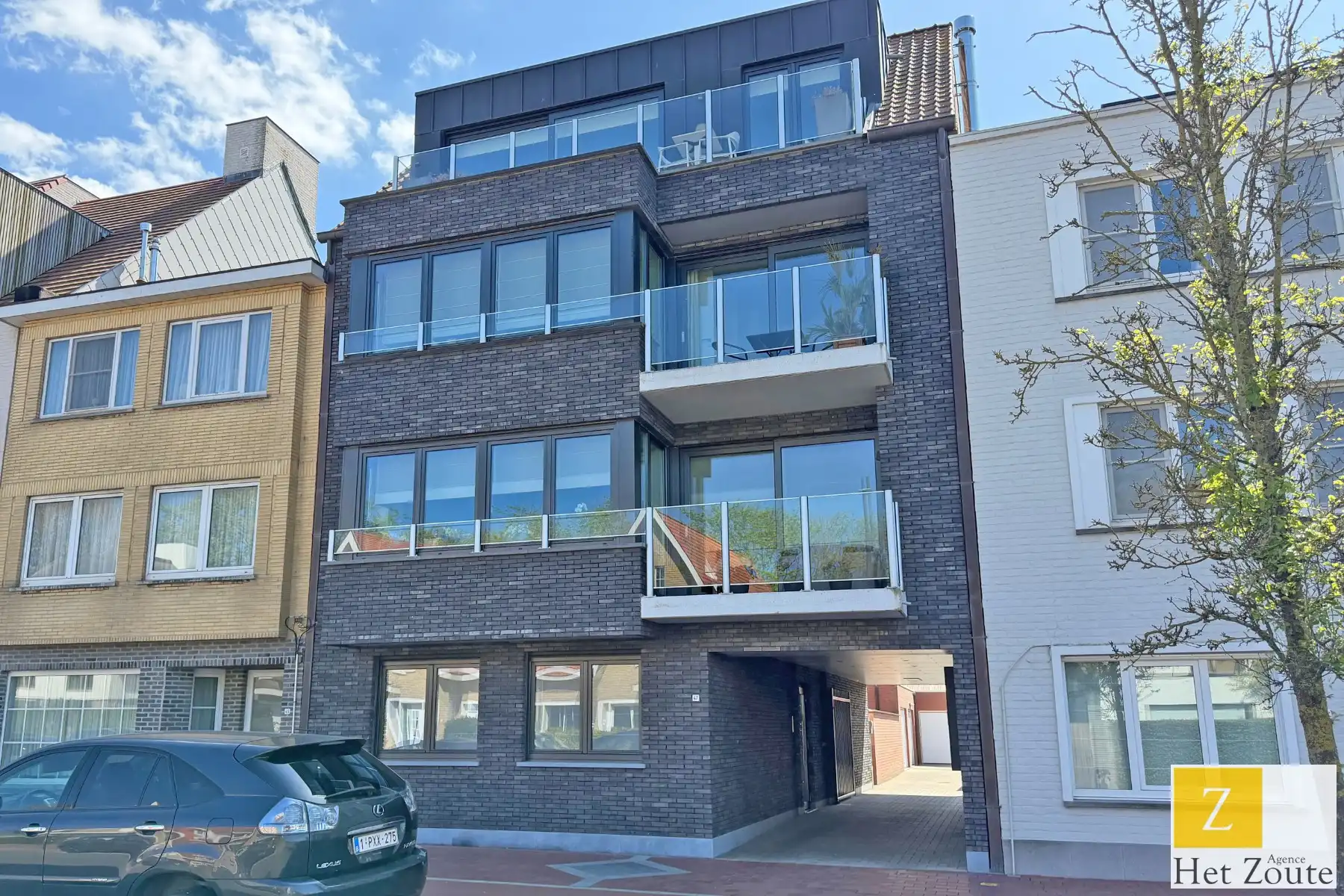 Vlot toegankelijke garagebox nabij Meerlaan foto {{pictureIndex}}