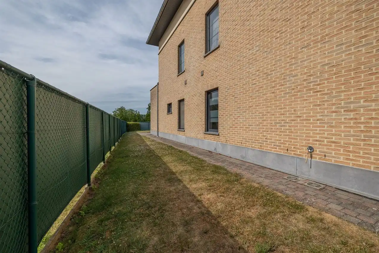 Ruim gelijkvloers wonen met tuin én rendement. foto 2