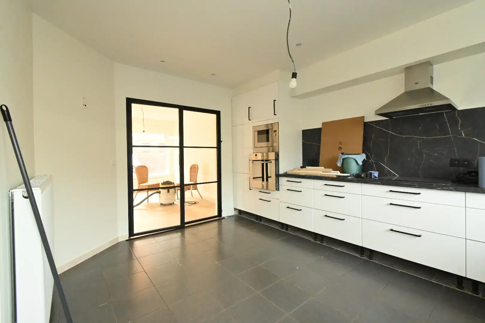 Gerenoveerde bungalow in Maldegem met tuin, terras en garage foto 10