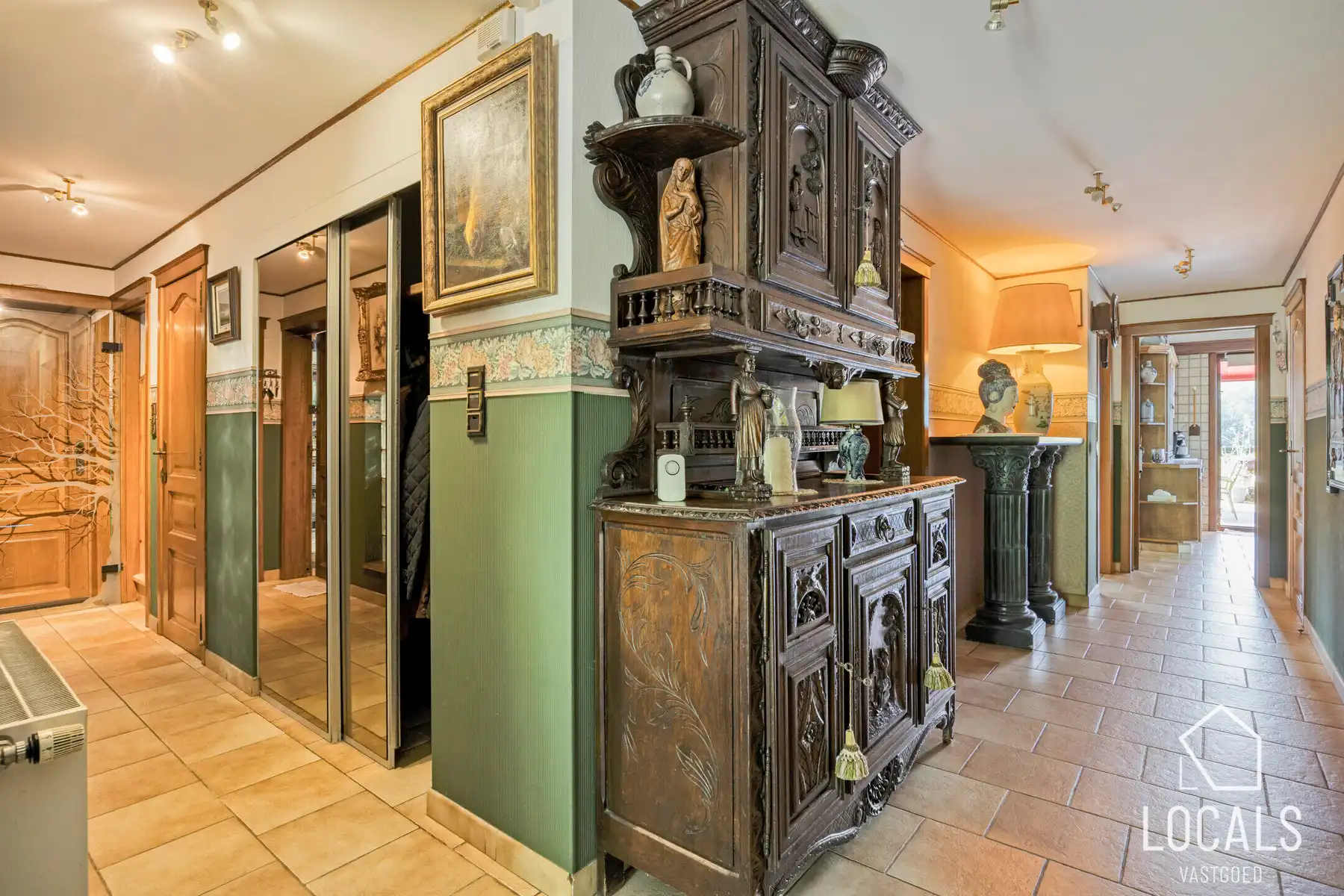 Ruime woning met 8 kamers & bouwgrond open bebouwing foto 11