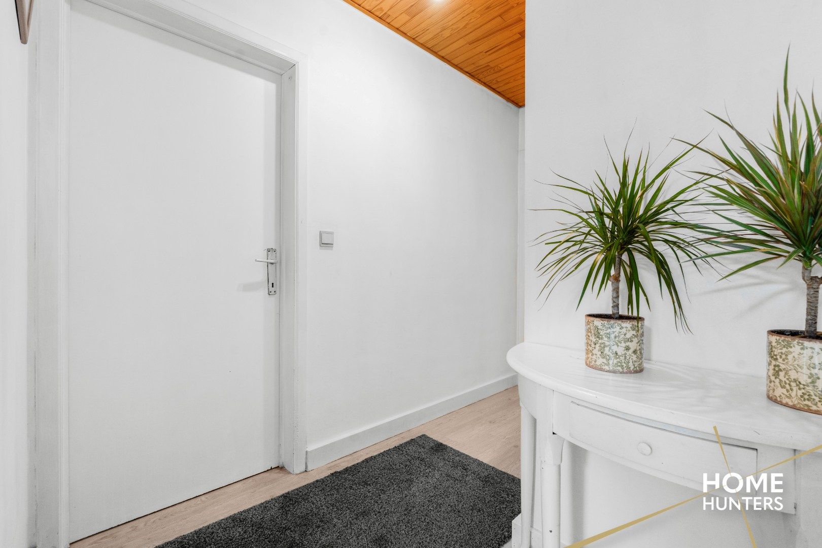 Instapklaar appartement met staanplaats in het hart van Zele! foto 6