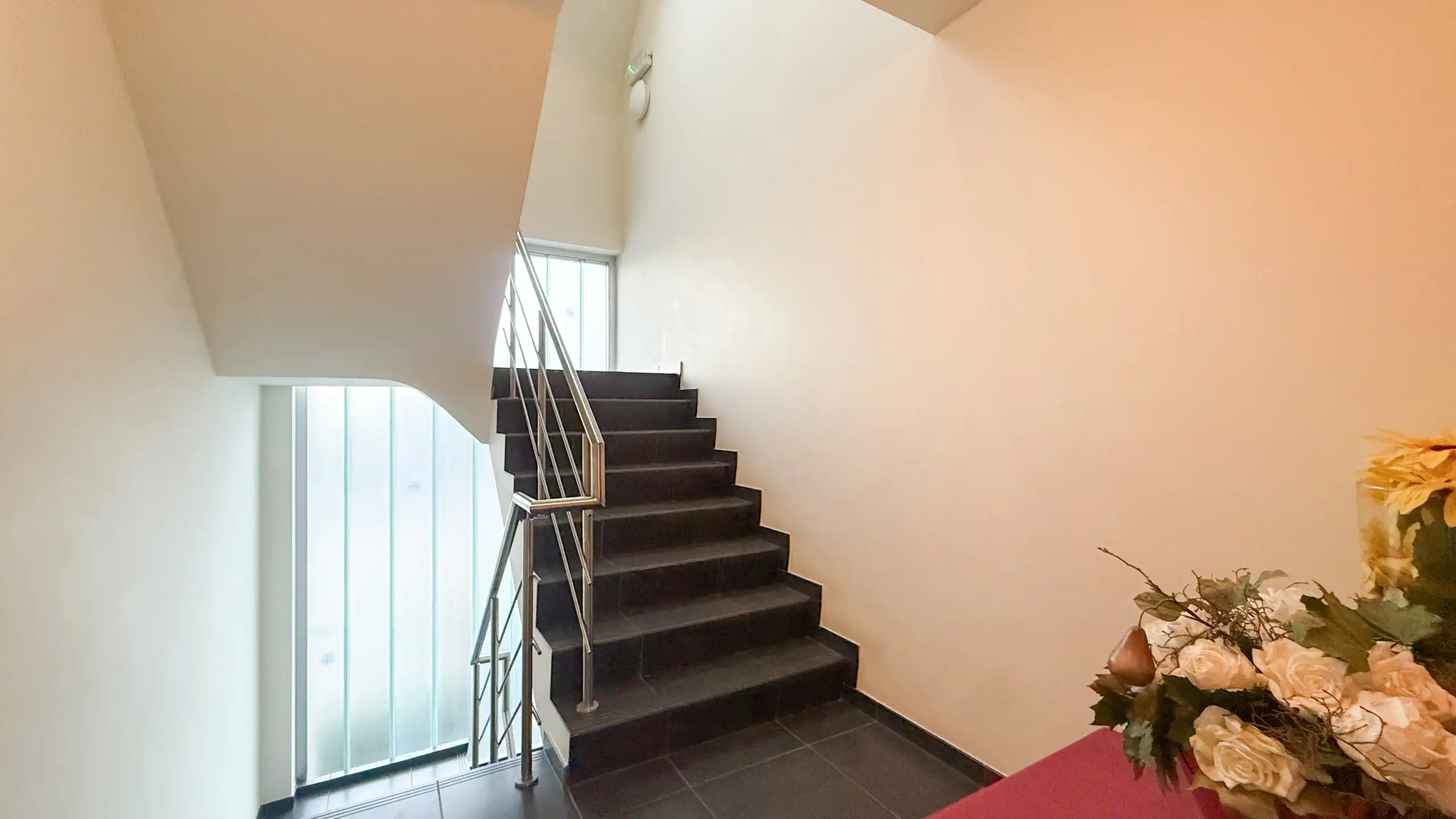 Veelzijdig investeringspand met 10 kamers, lift en kelder! foto 84