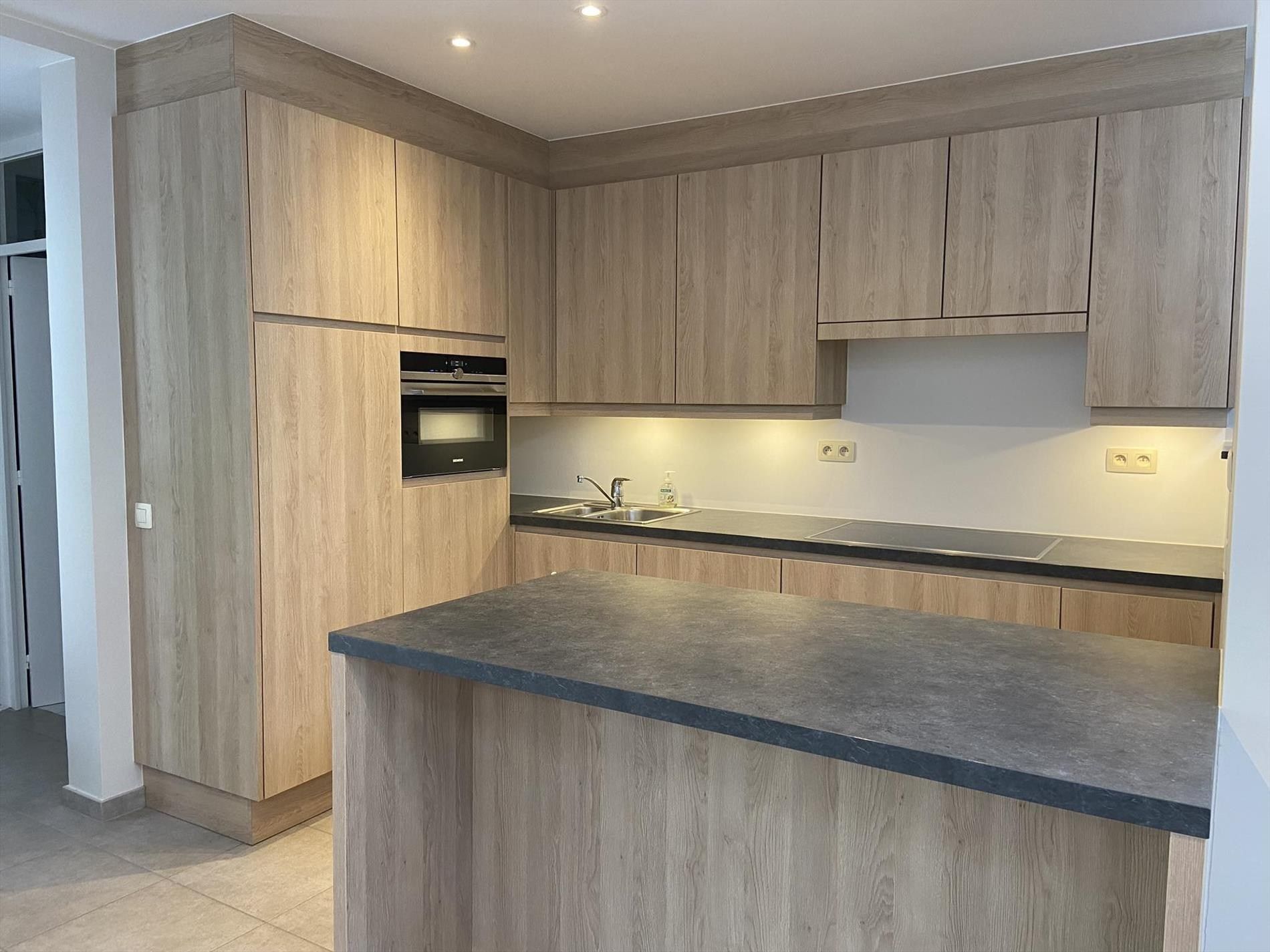 Ruime rijwoning met 3 slpks en tuin gelegen te Sint-Jozef-Olen! foto 9