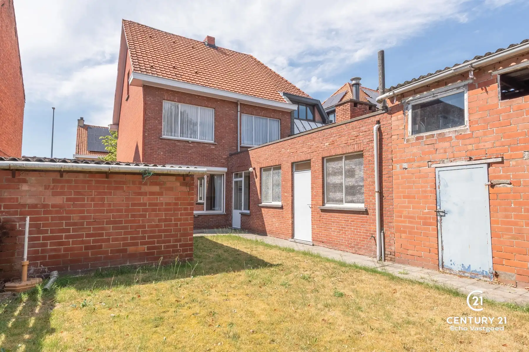 Karaktervolle te renoveren halfopen bebouwing op toplocatie foto 23