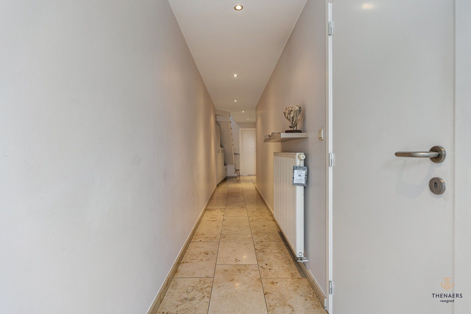 Bel-etage met polyvalente ruimte, garage en grote terrassen. foto 13