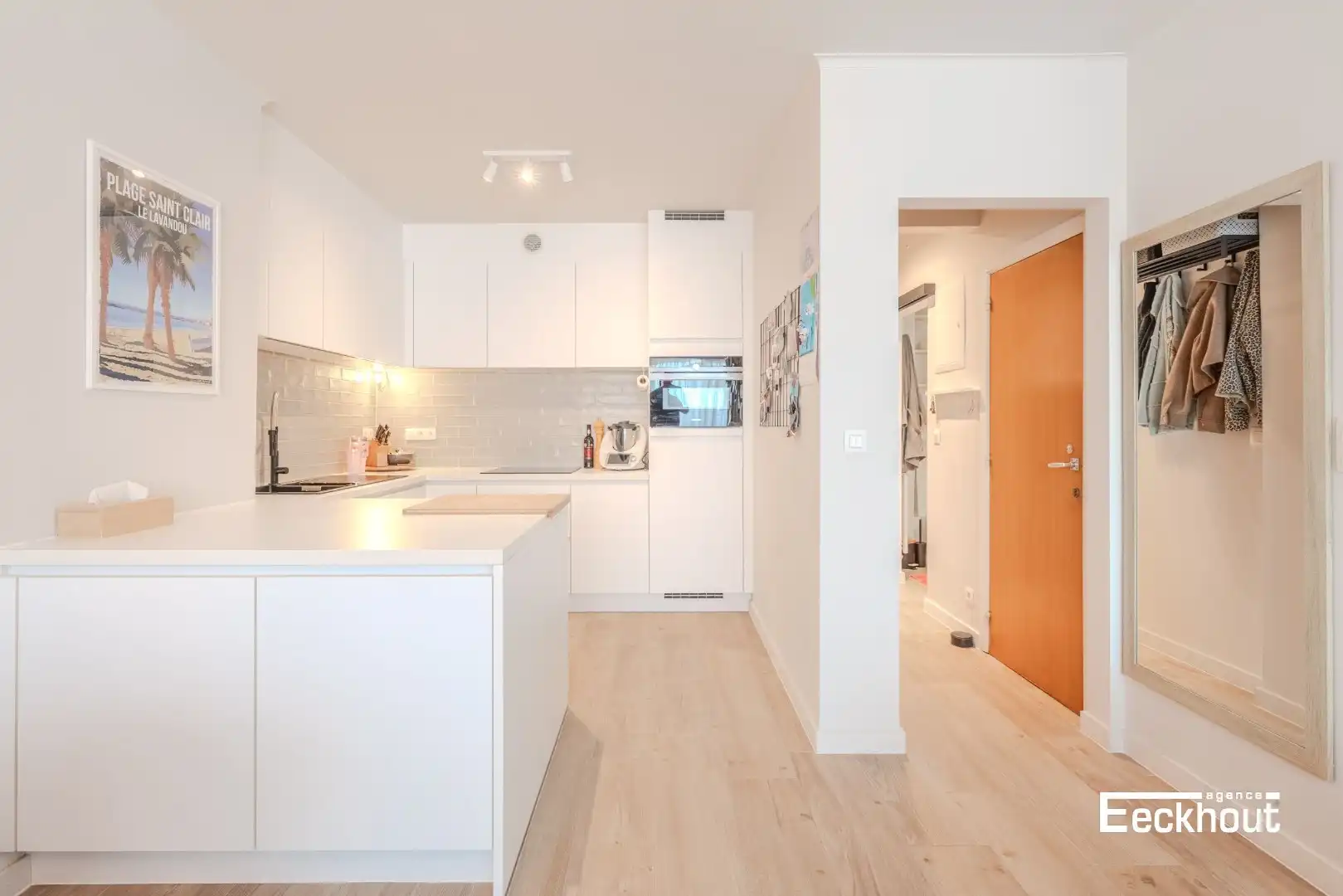 Stijlvol en instapklaar appartement op enkele passen van het strand! foto 5