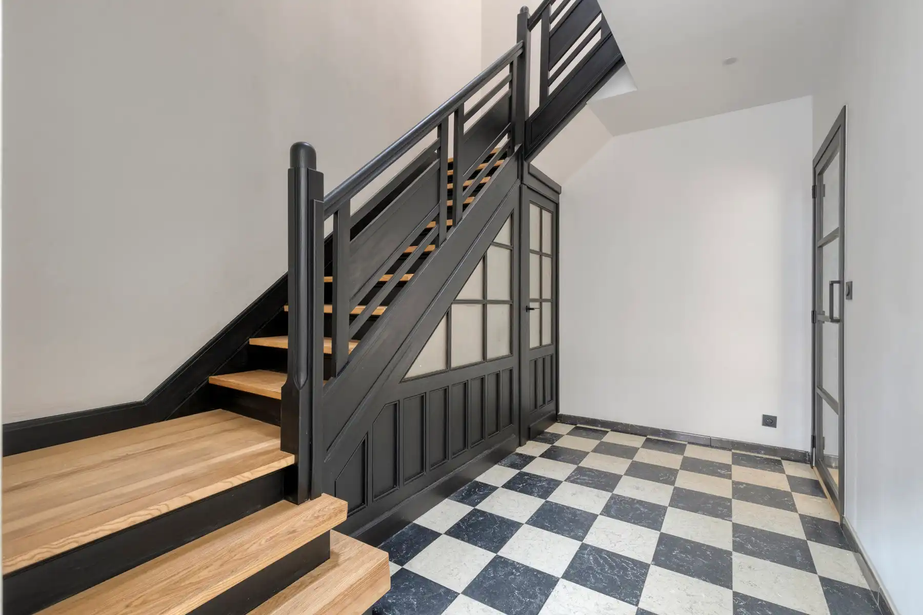 Gerenoveerde (2025) stadswoning met tuin foto 29