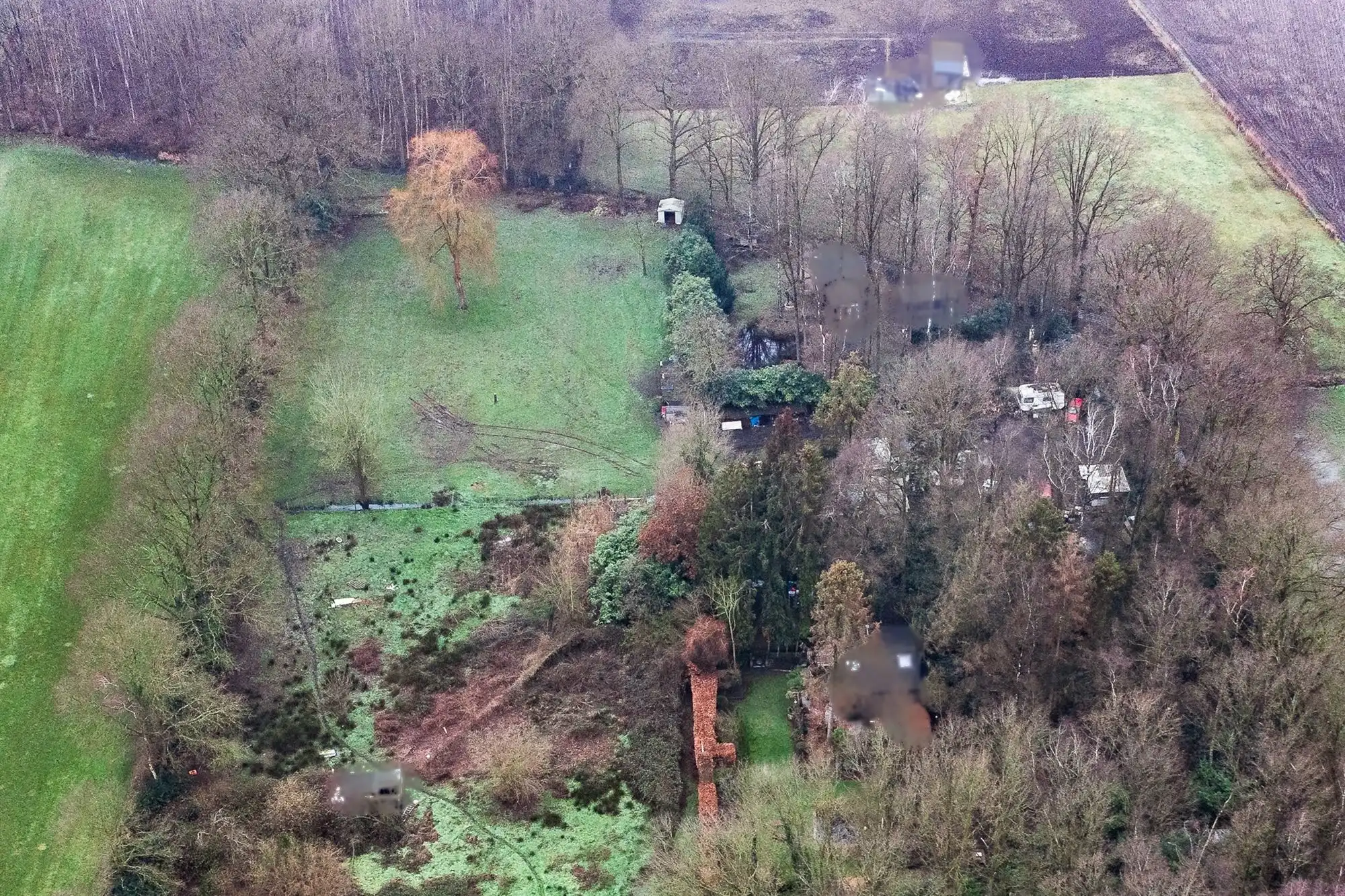 Weekendverblijf (1948m²) met achterliggend weiland (3378m²) foto 9