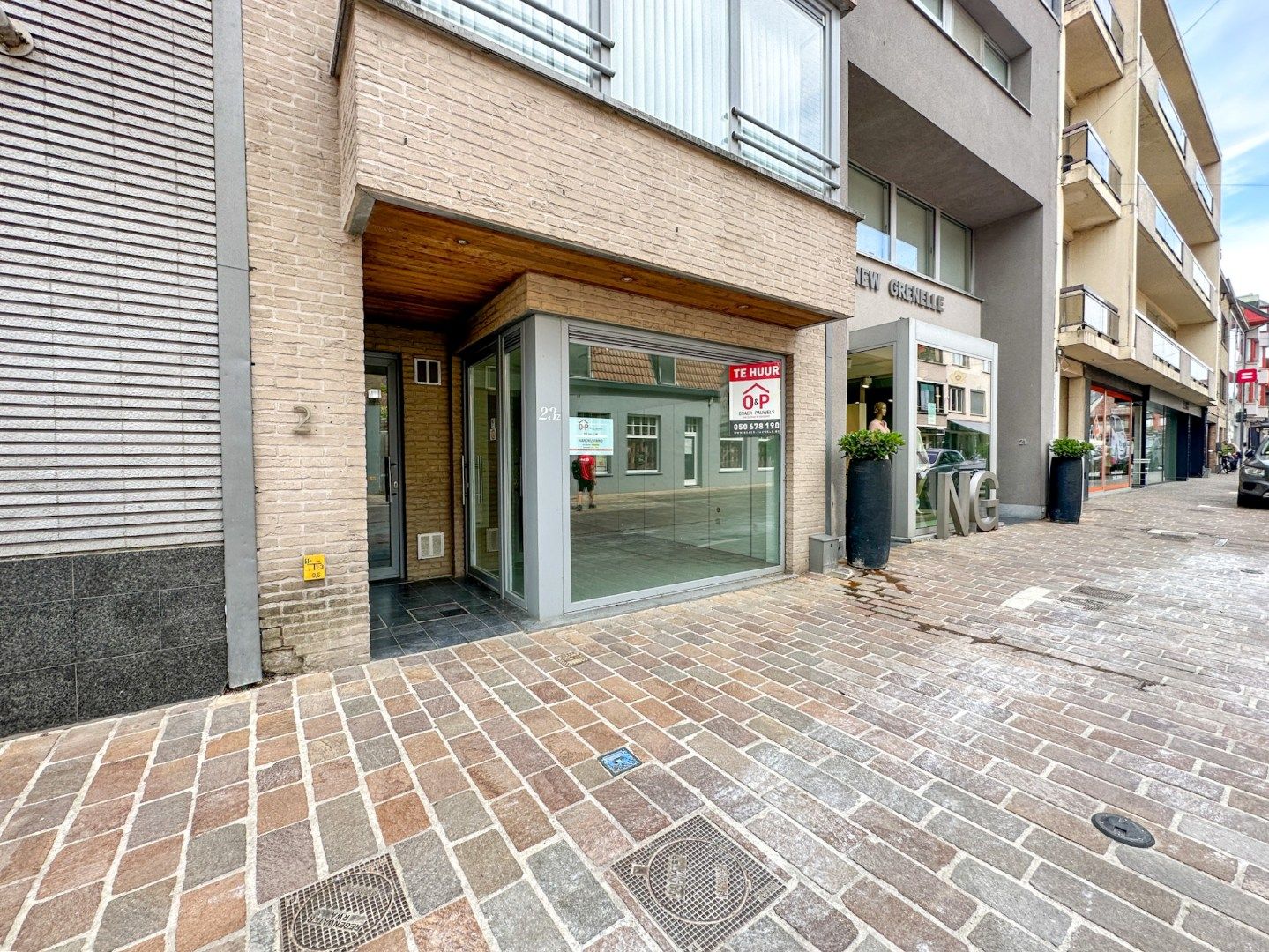 Instapklare handelsruimte voor winkel of kantoor, centrum Torhout foto 2