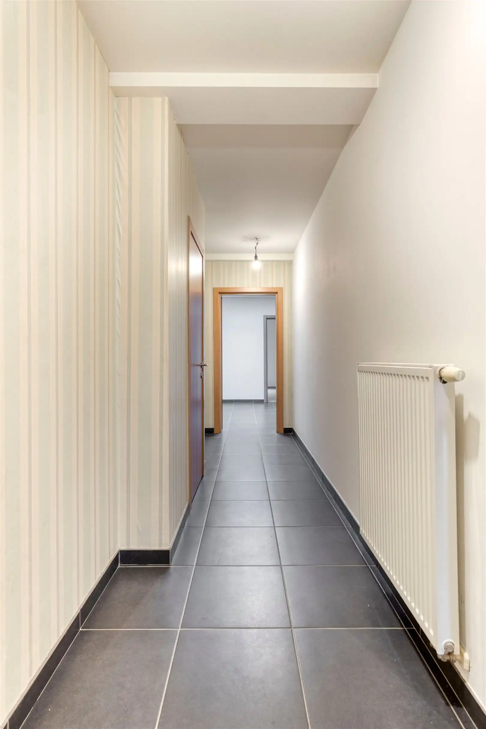 Ruim, gelijkvloers app in centrum Zottegem foto 4