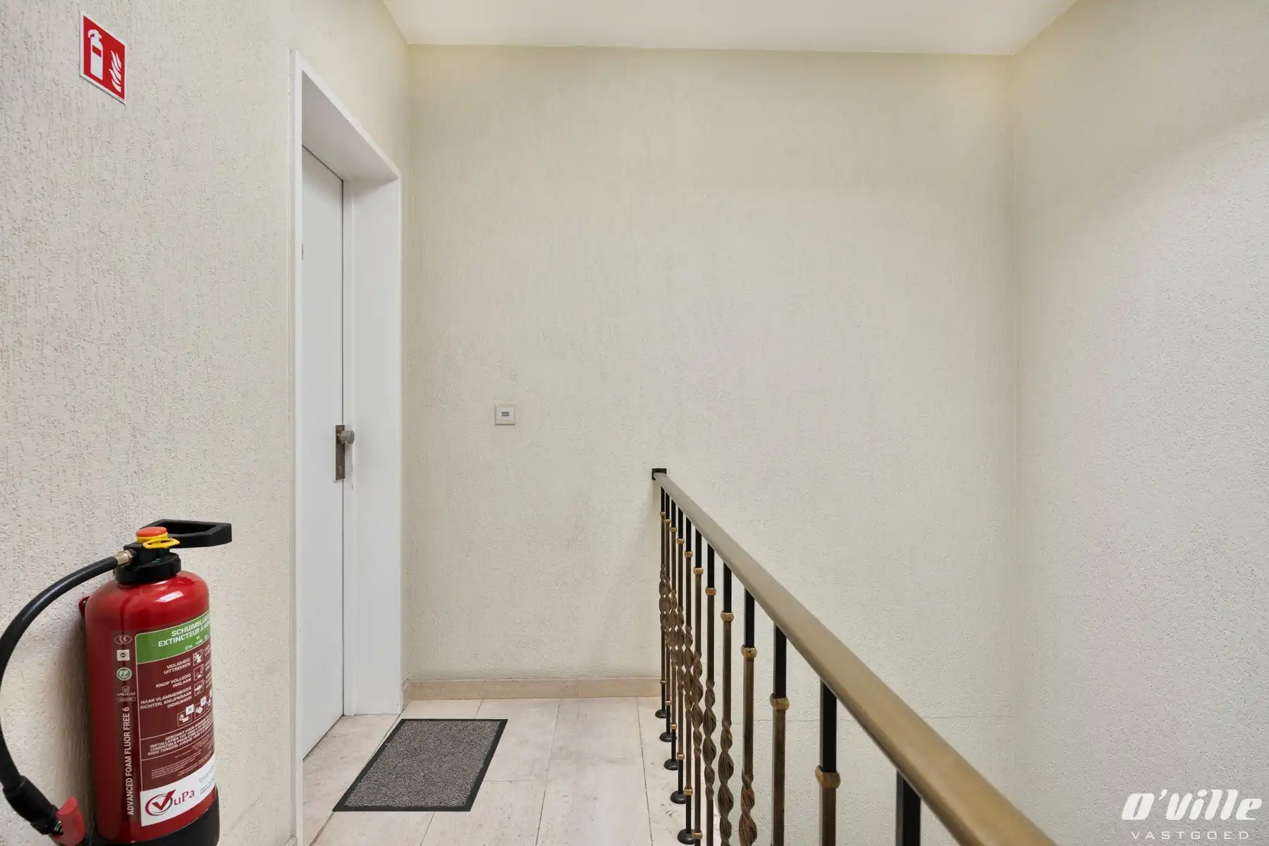 Gezellig en instapklaar 2-slaapkamerappartement met garagebox foto 3