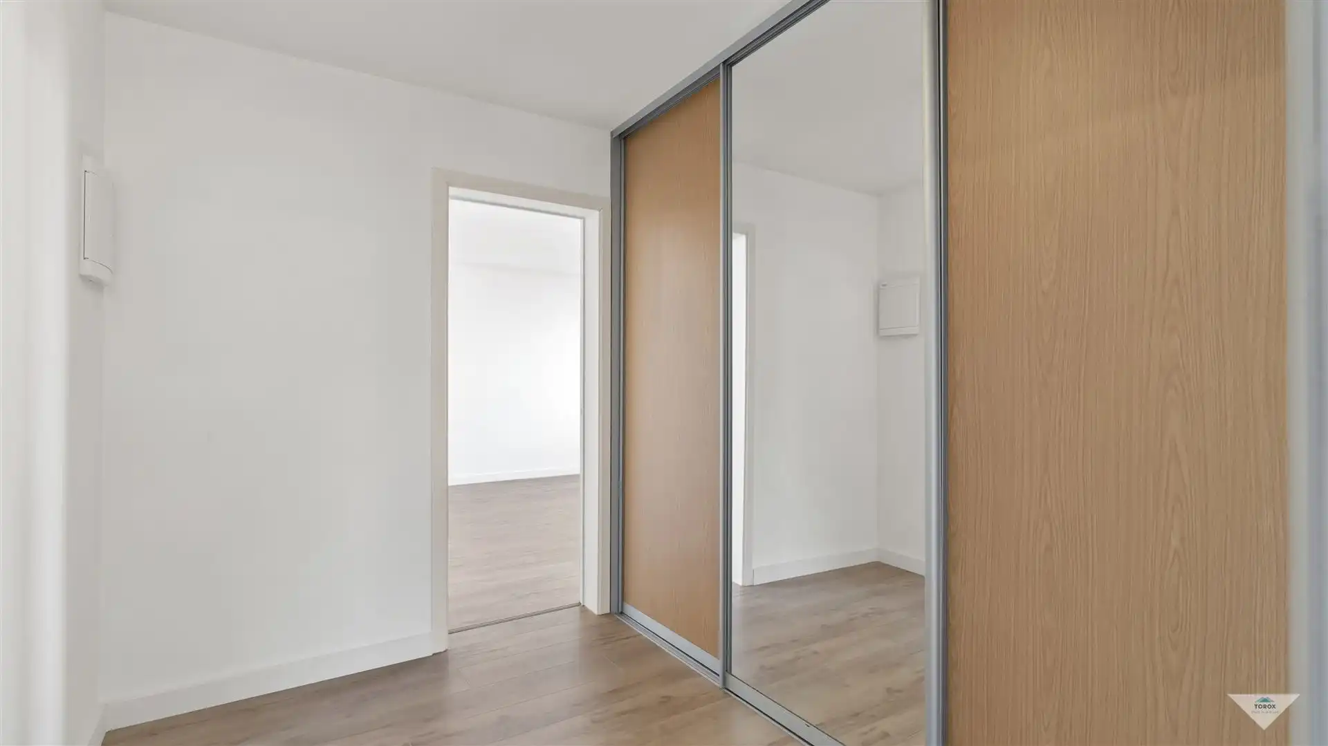 Lichtrijk appartement met garagebox foto 9