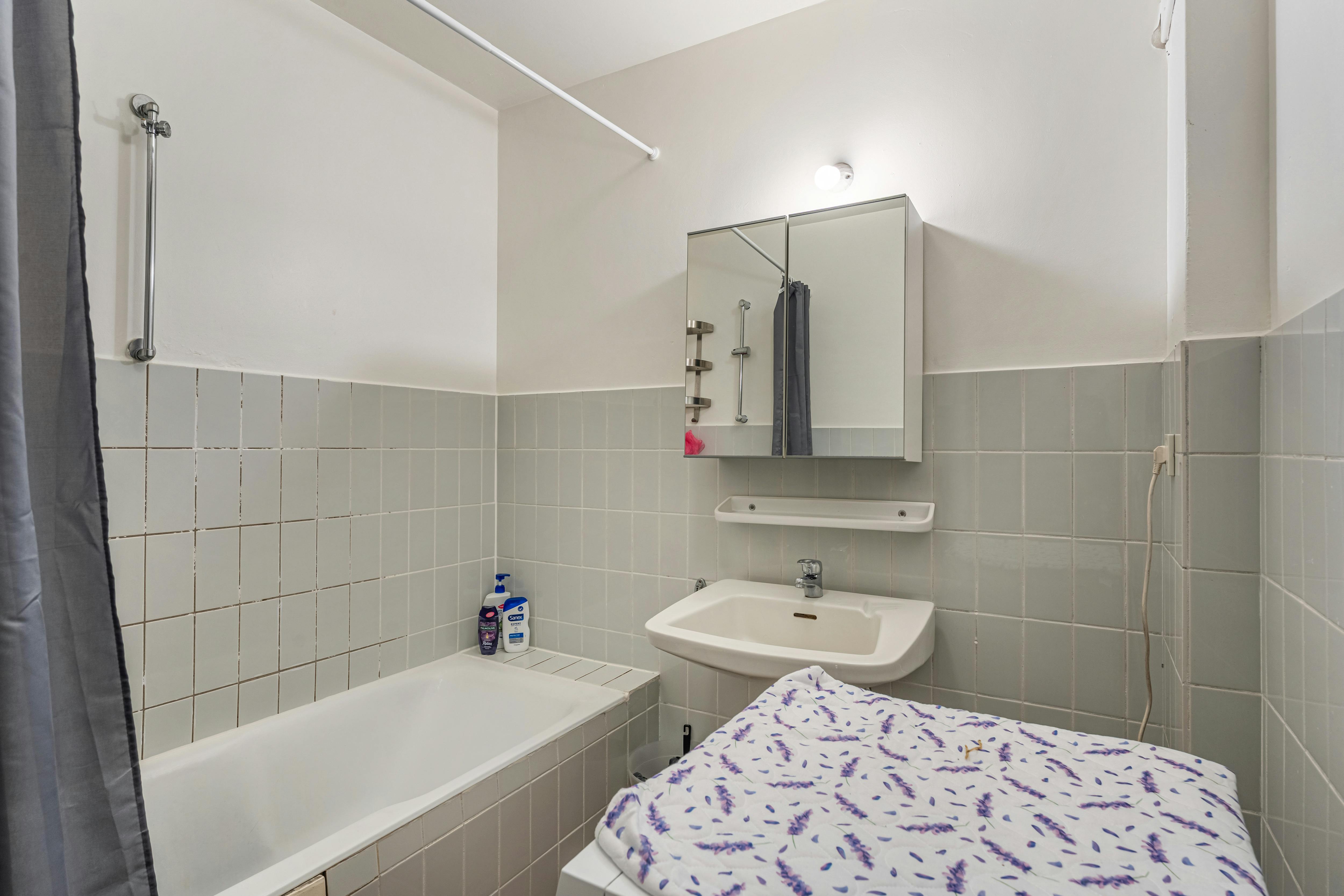 Gezellig appartement met 2 slaapkamers en autostandplaats in Hasselt foto 9