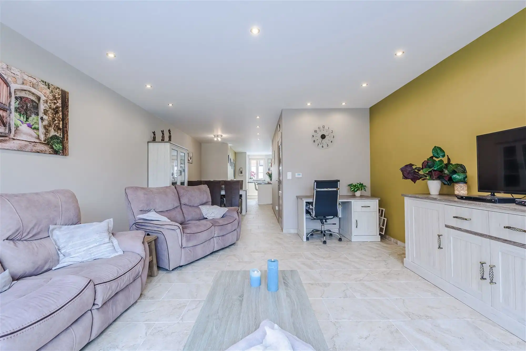 Kwaliteitsvol instapklaar huis met 3 slpks, 2 badks en tuin foto 3