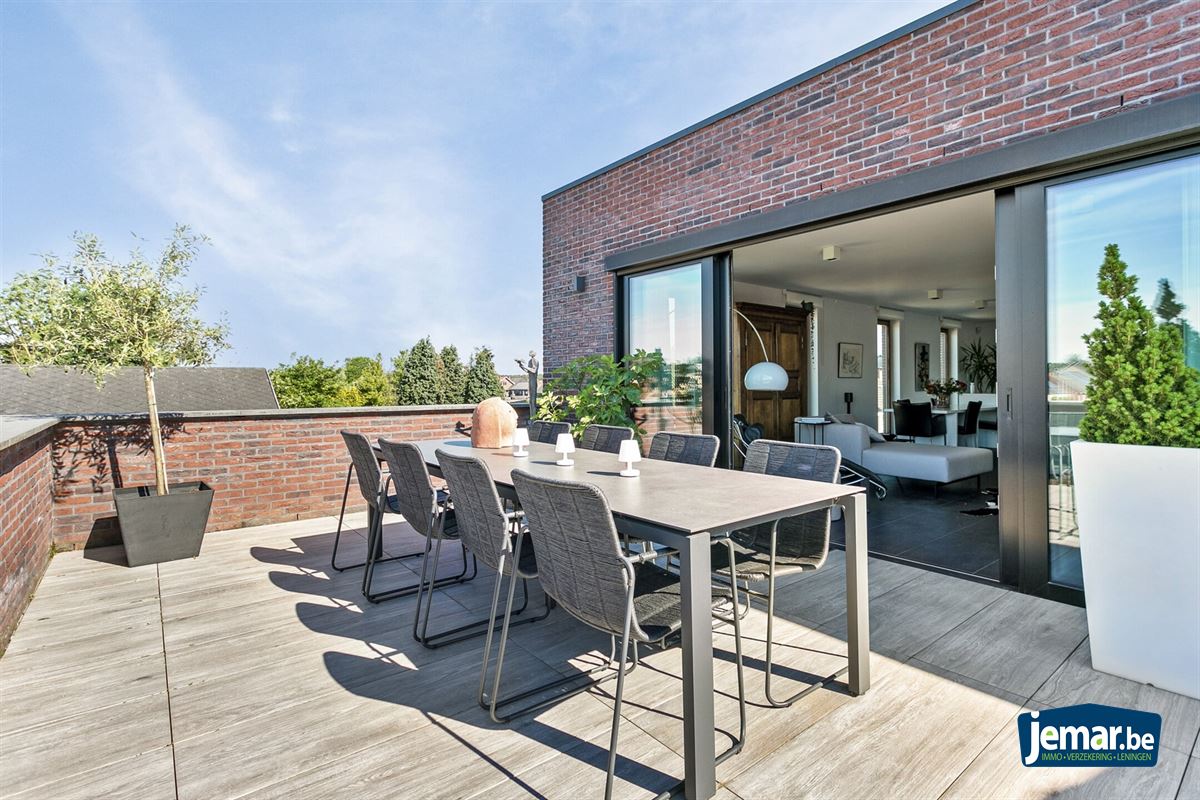 Exclusief penthouse met 3 slaapkamers, 2 badkamers, 2 terrassen en dubbele inpandige garagebox in Maasmechelen! foto 18