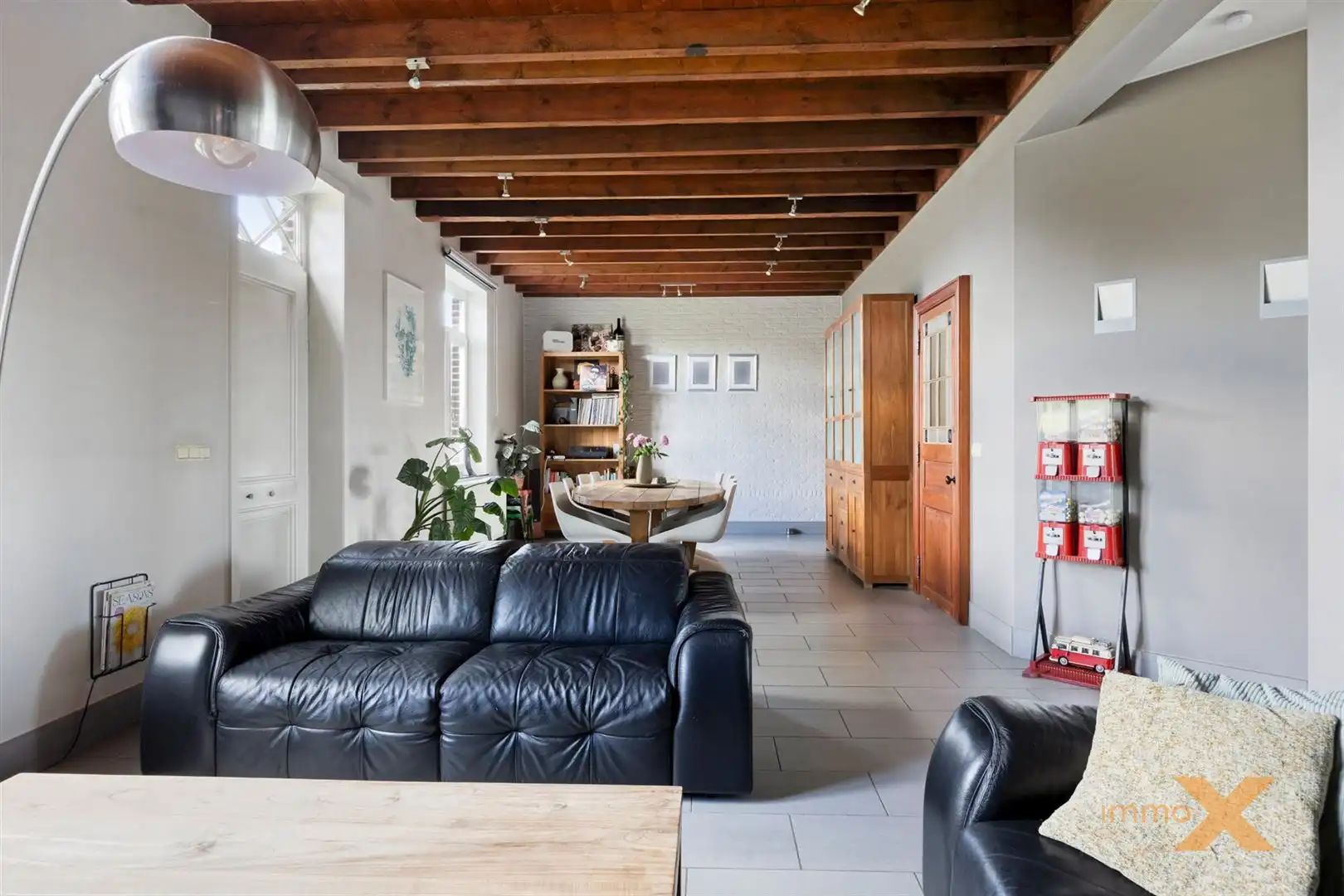 INSTAPKLARE HOEVEWONING MET STALLINGEN EN WEIDEN foto 9