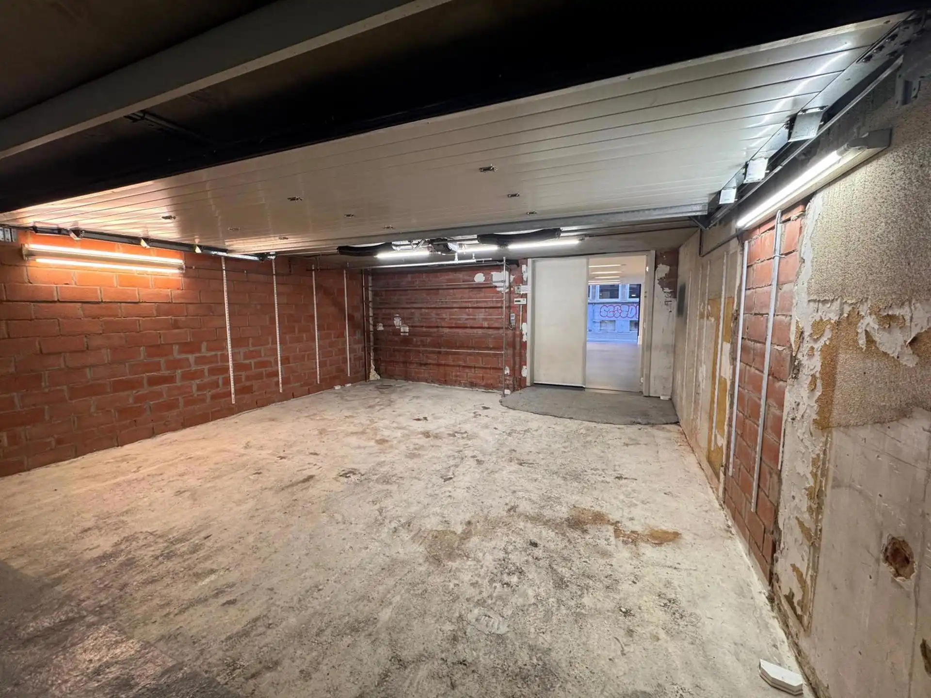 Instapklare showroom/kantoorruimte te huur te Antwerpen foto 11