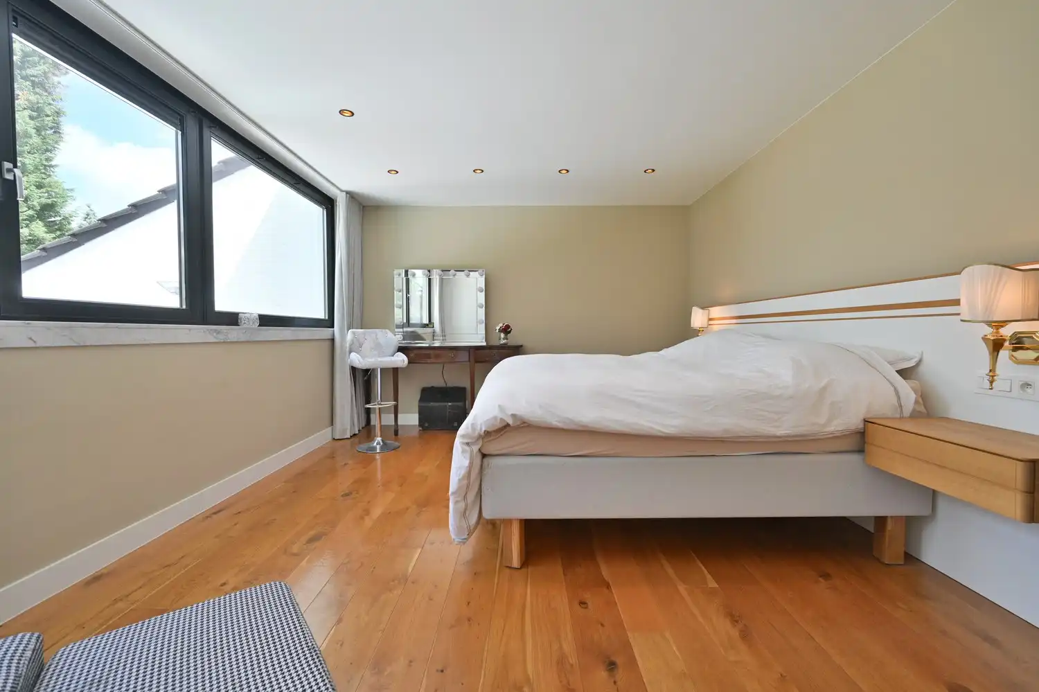 Exclusieve kantoorvilla met zwembad & poolhouse foto 33