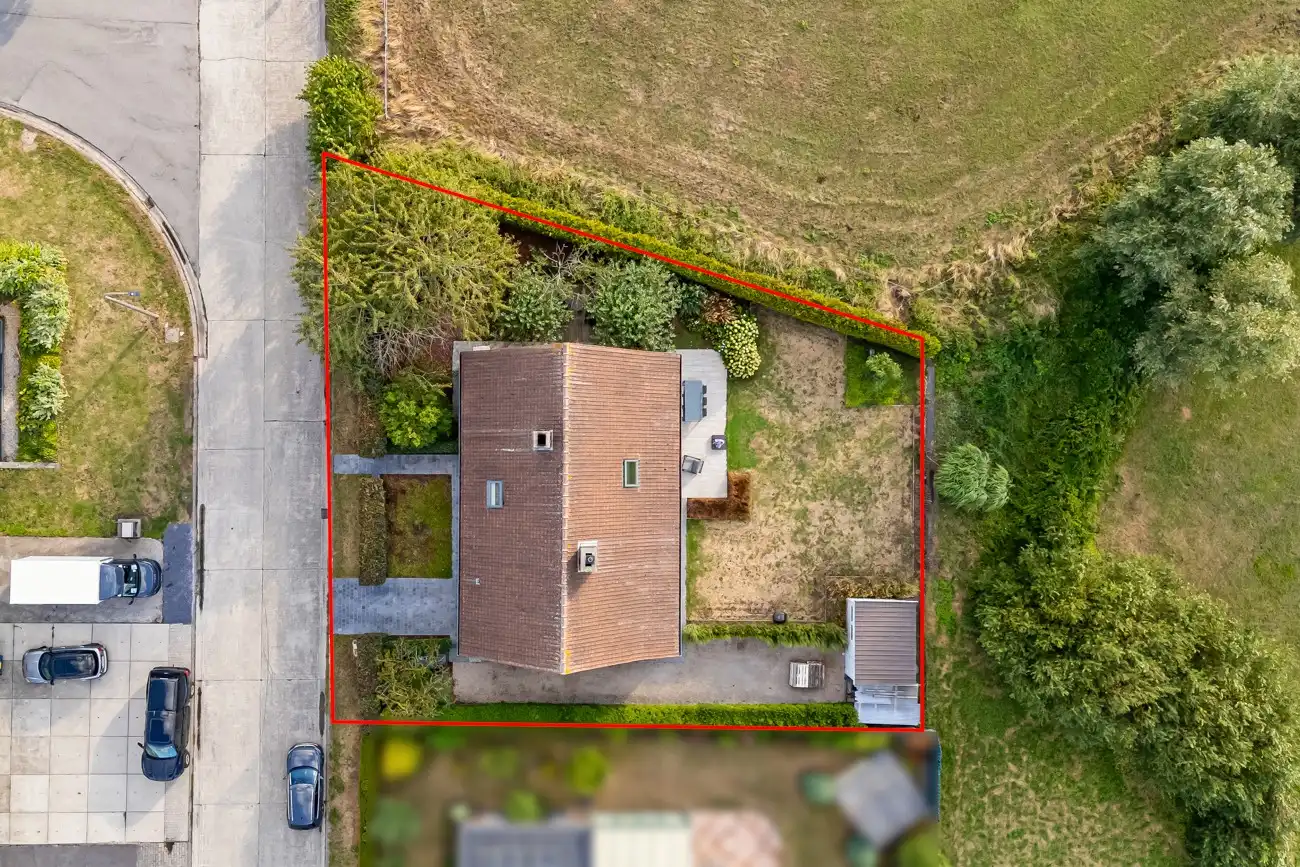 Charmante gerenoveerde woning met 5 slpks op een rustige ligging foto 28