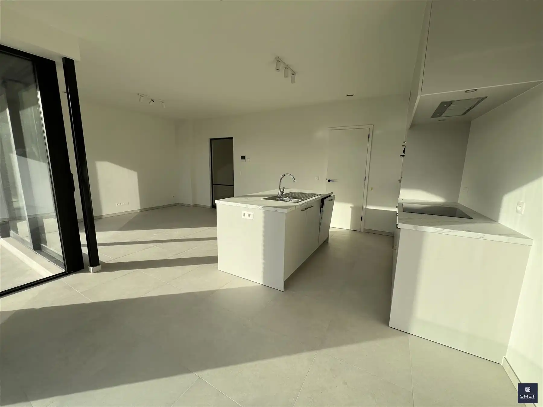 NIEUW APPT MET 2 SLPKS EN AUTOSTAANPL. foto 4