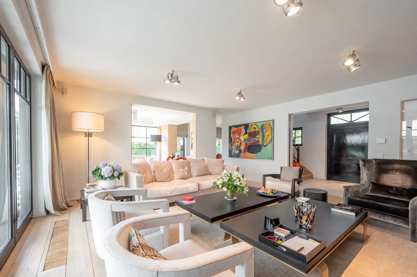 Prachtige villa met zwembad rustig gelegen in een paadje in hartje Zoute. foto 2