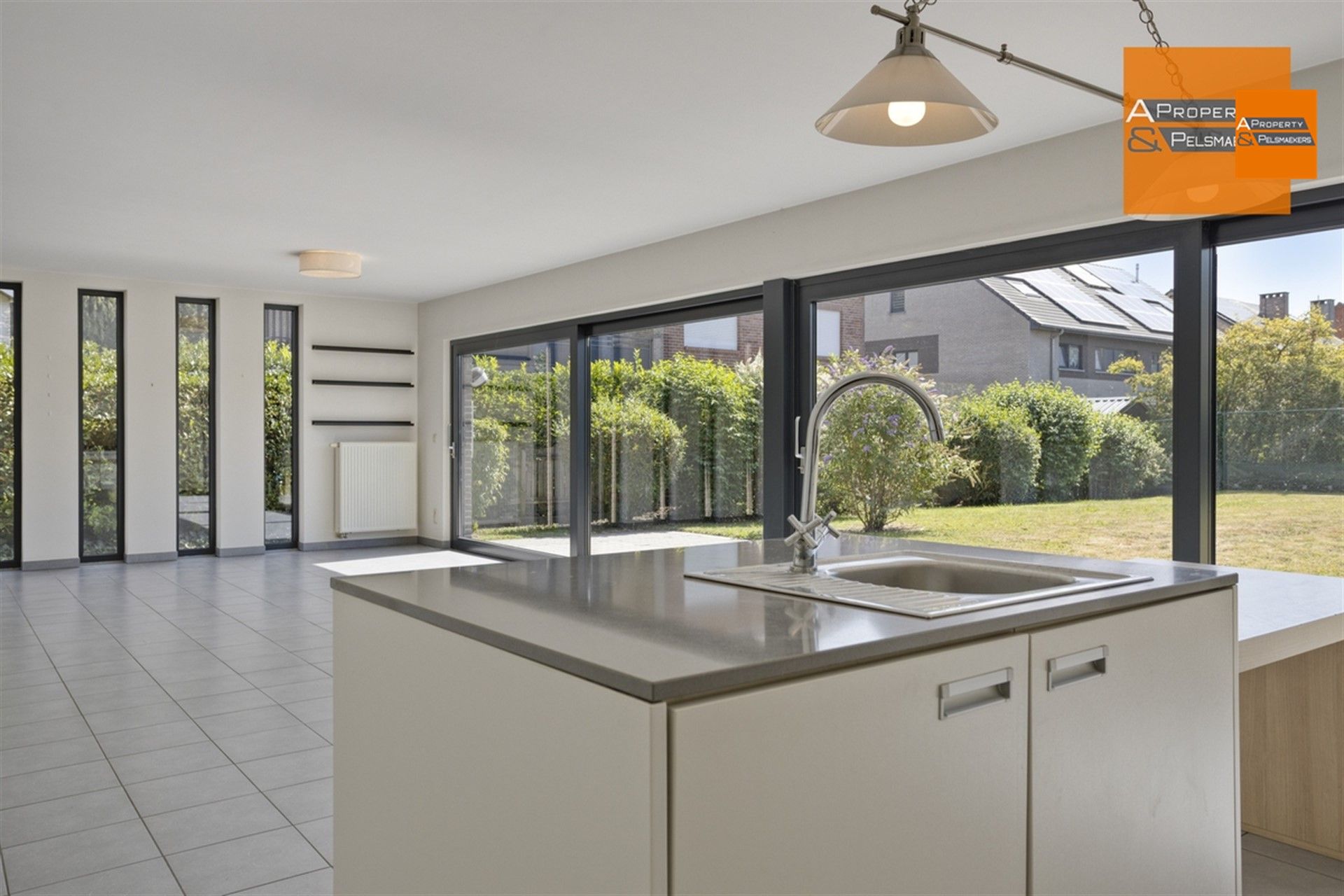 Een stijlvolle villa gelegen in een rustige straat in Kortenberg.

 foto 5