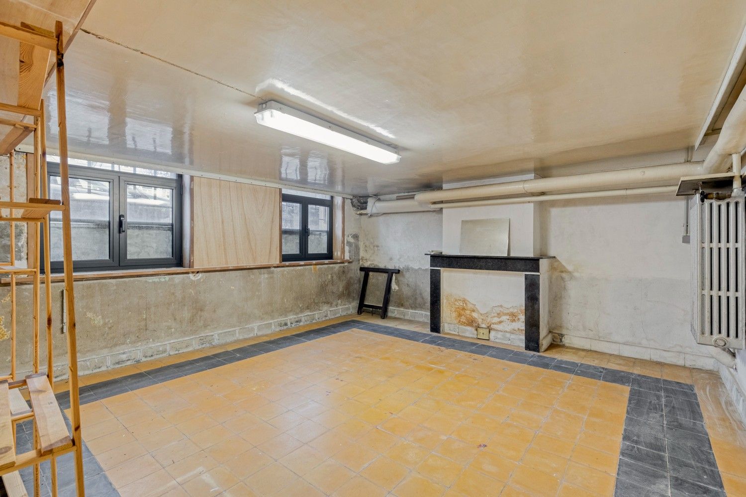 Karaktervol duplexappartement in authentiek herenhuis nabij de Coupure. foto 13