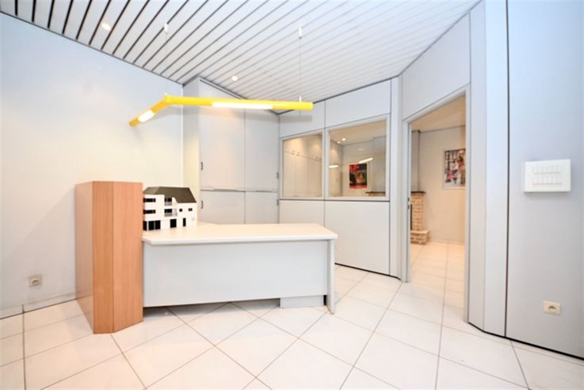 Te renoveren woning met 3 slaapkamers. foto 5