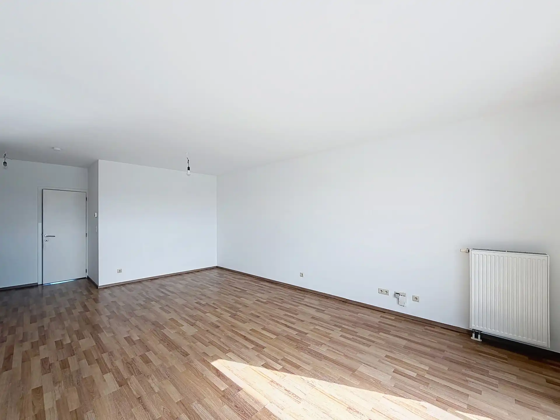 Opgeknapt appartement met 2 slaapkamers foto 4