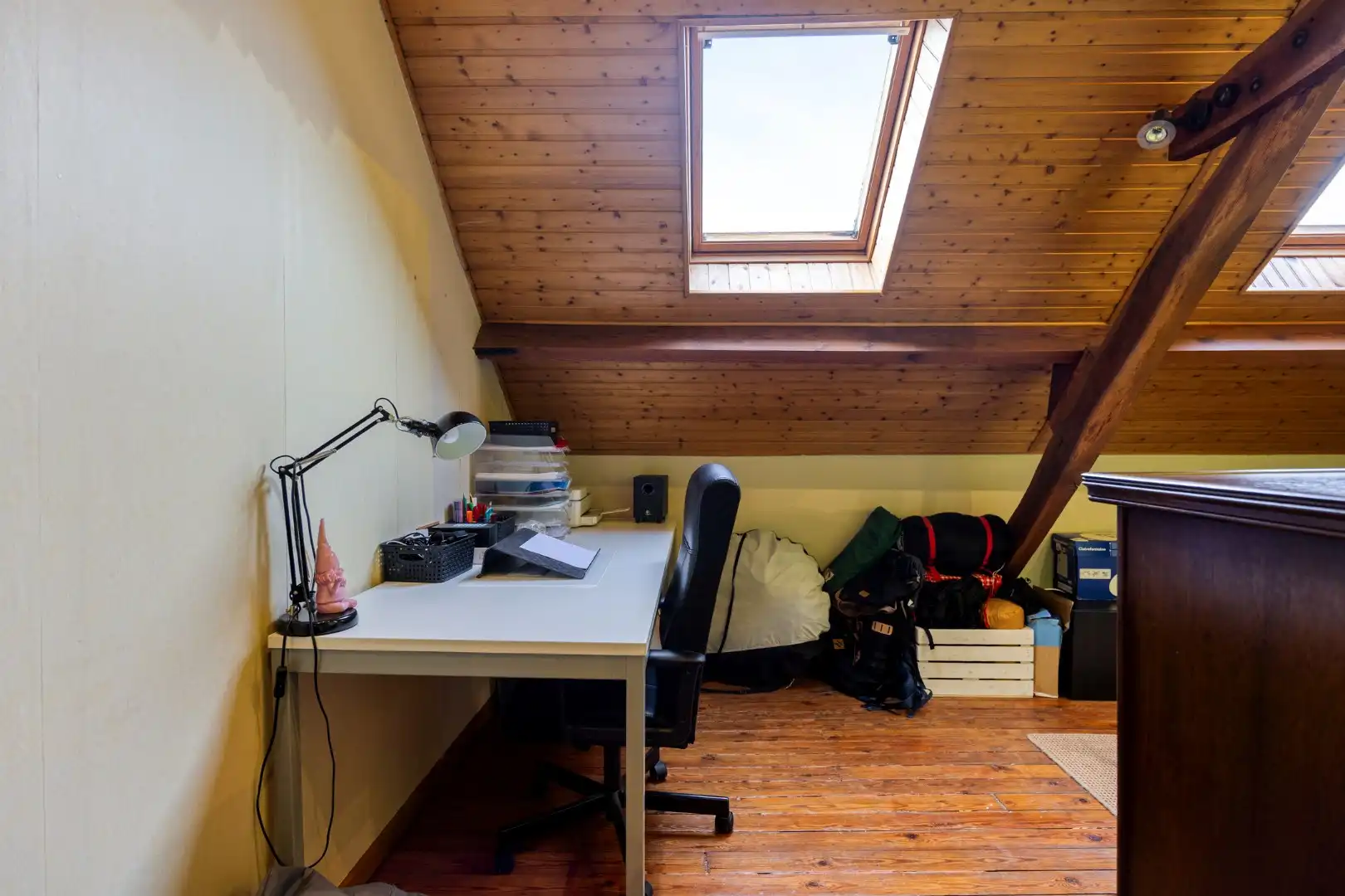 Ruime, instapklare woning met prachtig karakter en unieke tuin (29a40ca) !  foto 22