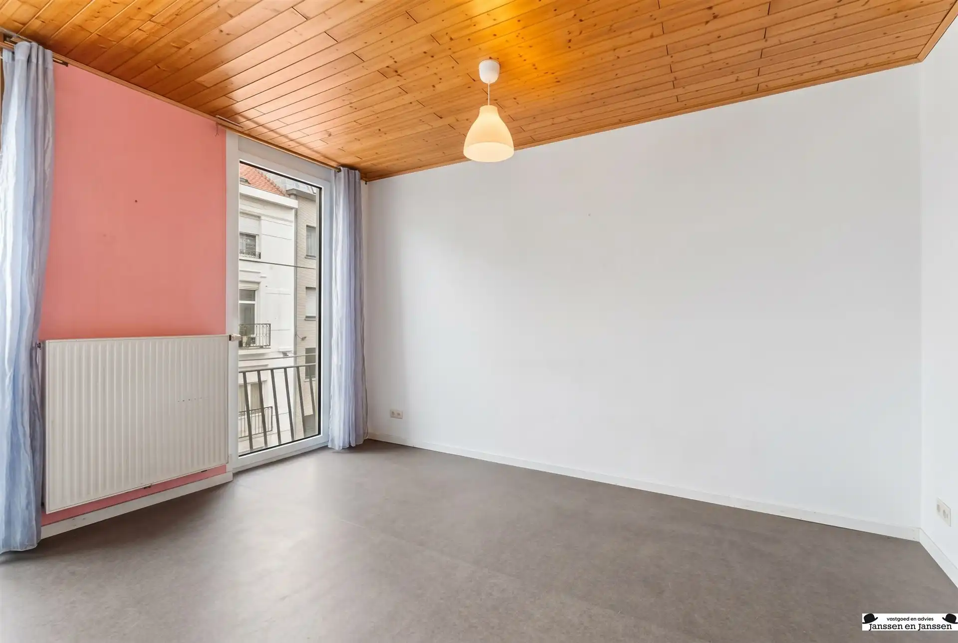 Centraal gelegen duplex appartement nabij strand foto 3