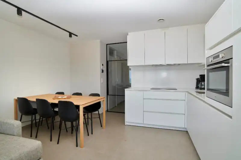 PRACHTIG RECENT NIEUWBOUWAPPARTEMENT  OP DE ZEEDIJK foto 3