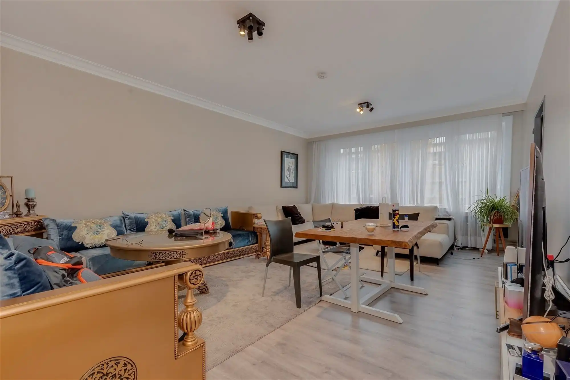 Instapklaar 2 slk appartement met terras te Mortsel foto 2