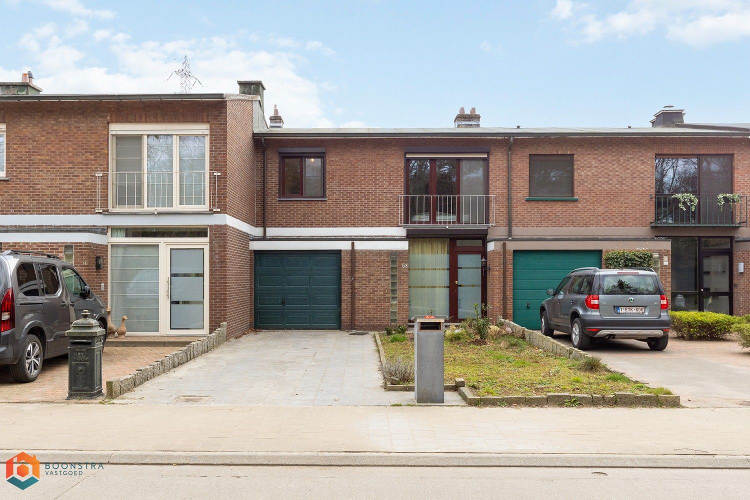 Instapklare woning met 3 slpkrs en tuin te Nijlen foto {{pictureIndex}}