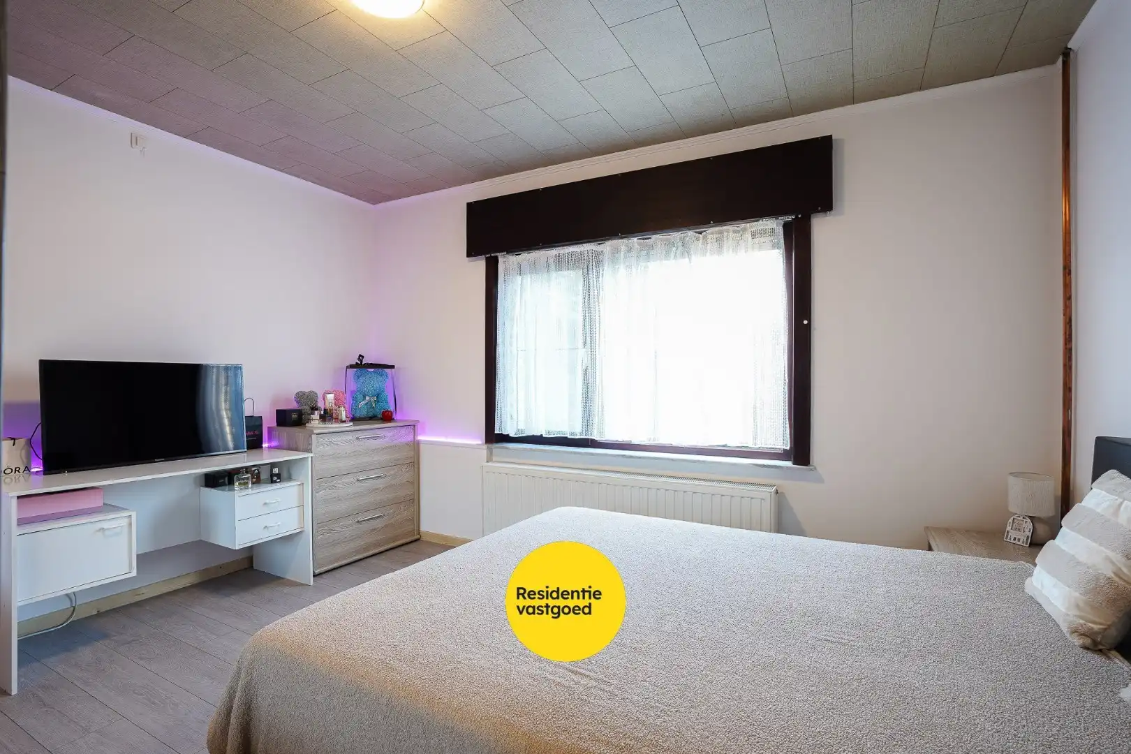 Woning met 5 slaapkamers in het centrum van Eernegem foto 12