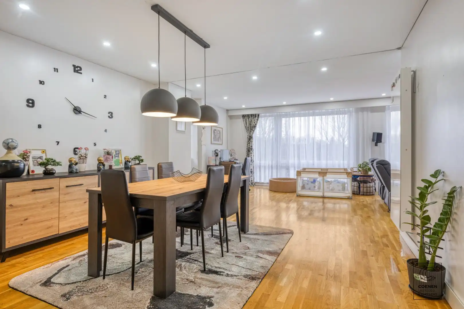 Ruim, lichtrijk appartement van 124 m² en twee slaapkamers te Antwerpen! foto 2