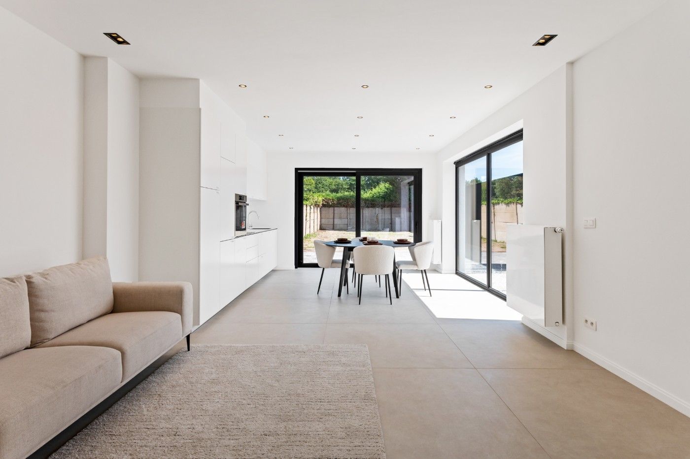 Prachtig gerenoveerde woning met 3 slpk., oprit en toffe tuin foto 5