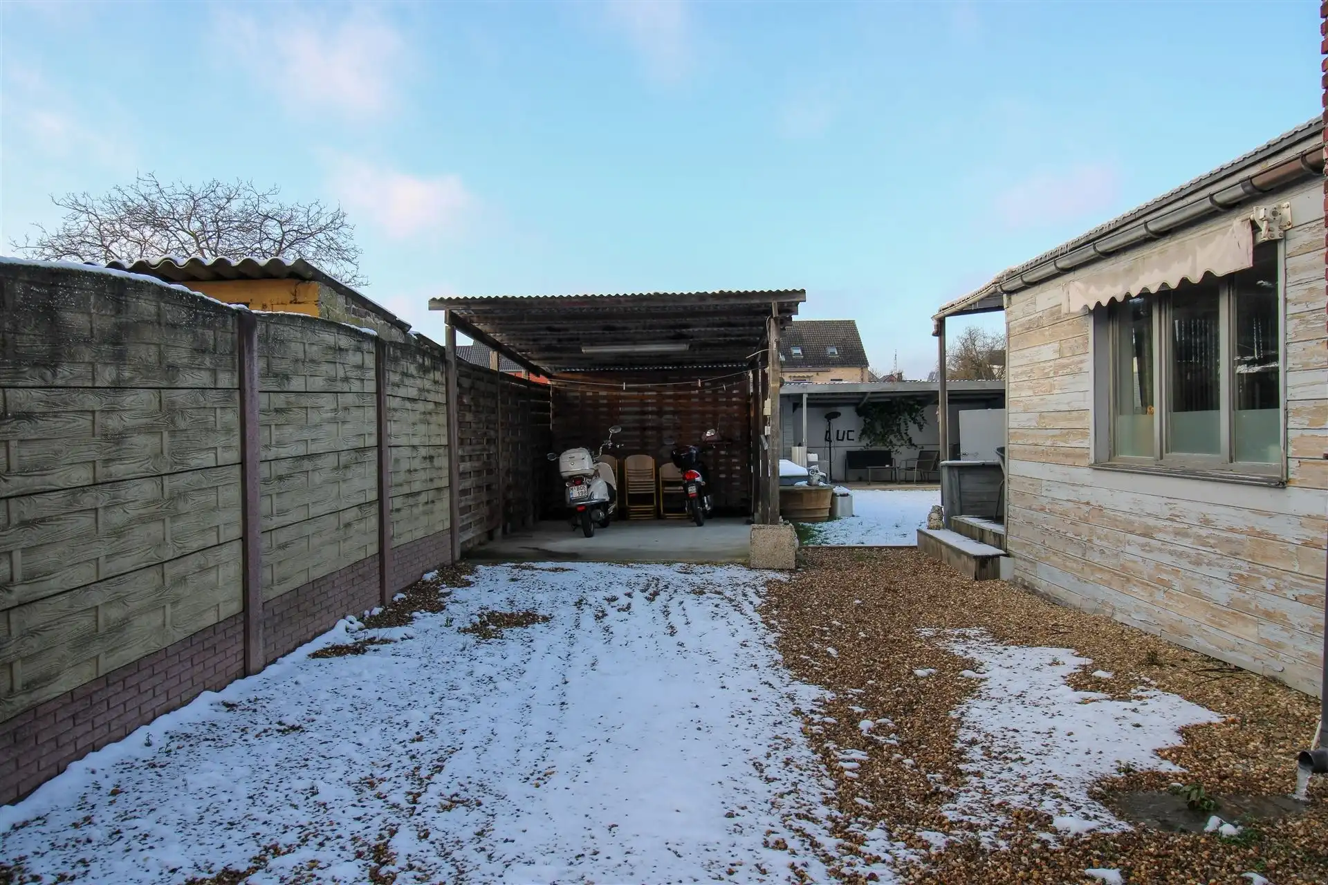 Charmante woning in Maasmechelen met 2 slaapkamers (mogelijkheid tot 3de), ruime oprit, tuin en veel potentieel, ideaal als renovatieproject! foto 13