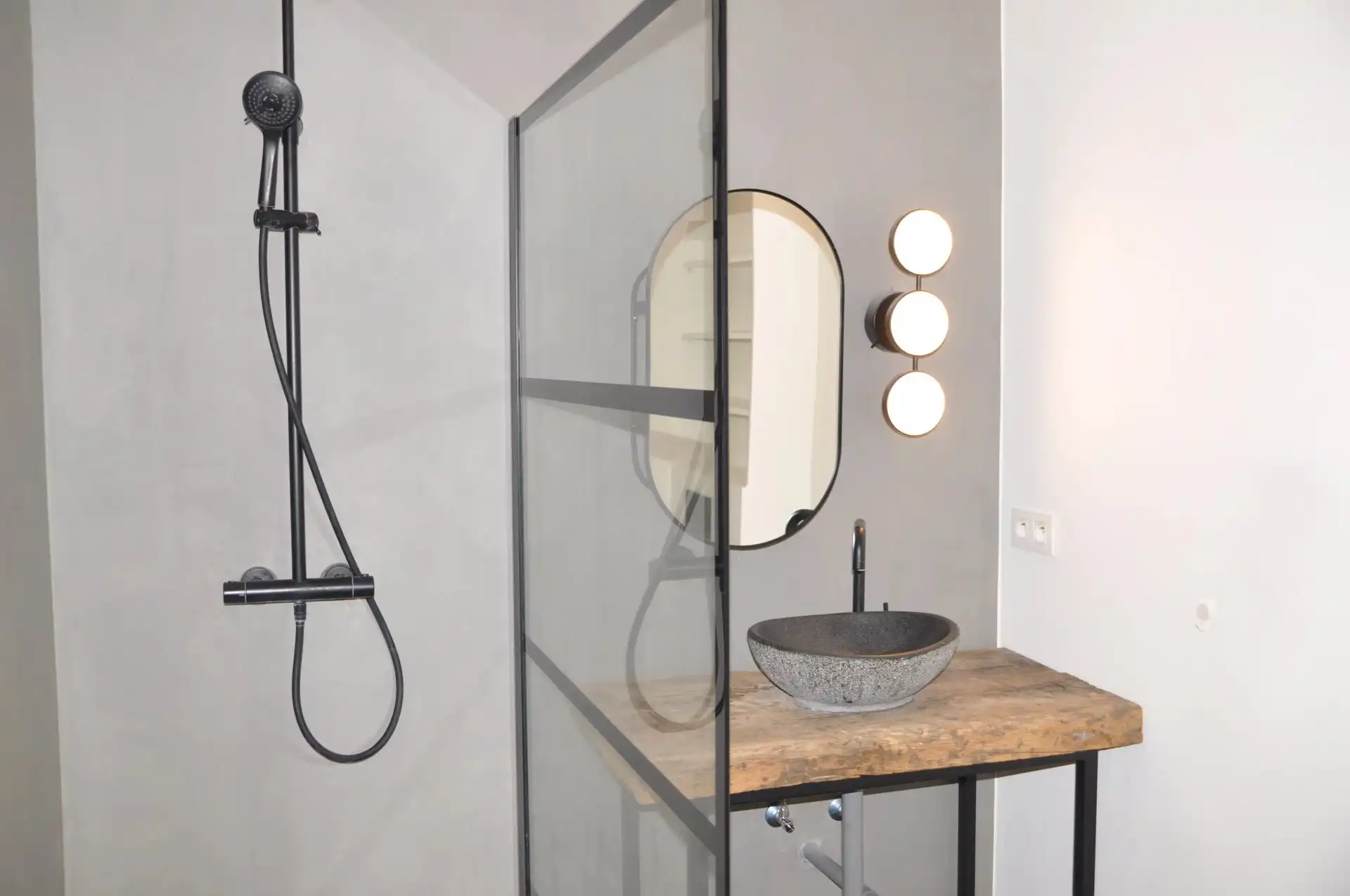GEZELLIG APPARTEMENT MET 2 SLPKS VAN 74 M² OP EEN CENTRALE LIGGING IN HASSELT foto 3