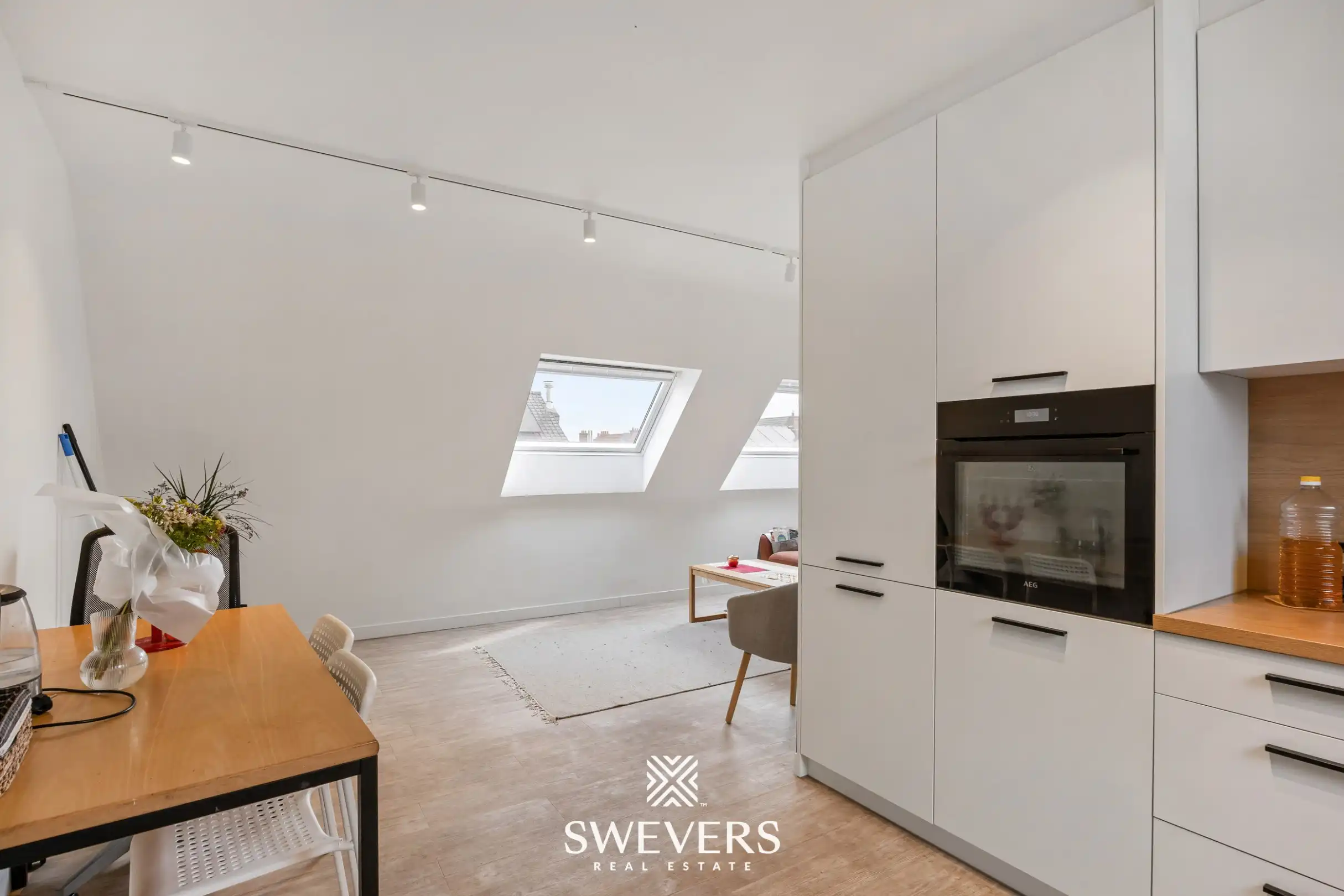 Gerenoveerd 1-slaapkamerappartement nabij centrum Hasselt foto 8