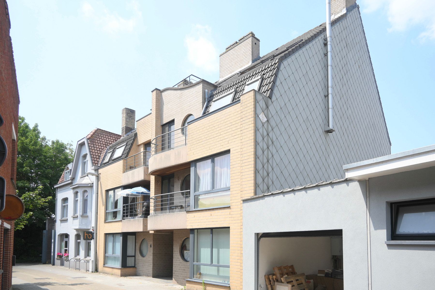 Verzorgd appartement vlakbij het centrum van Gistel. foto {{pictureIndex}}