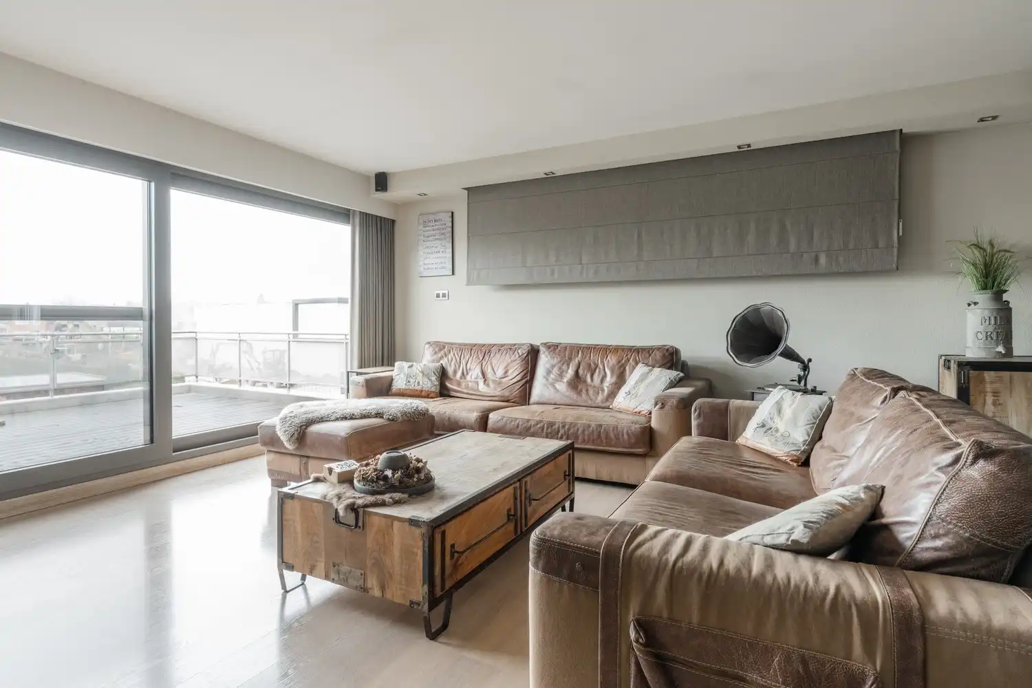 Bekende frituur met super mooi duplex appartement en zwembad te Achel foto 32