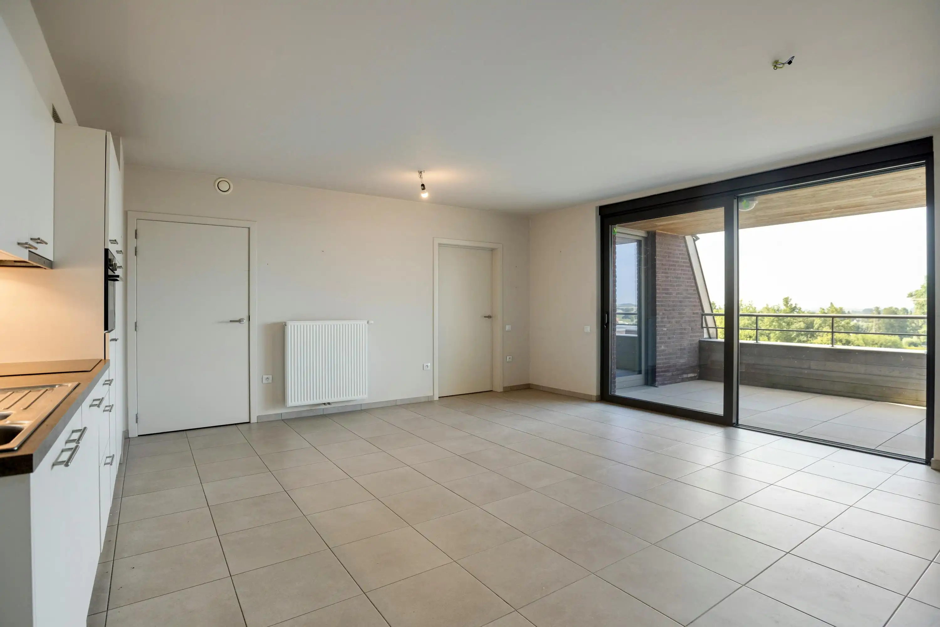 Instapklaar éénslaapkamerappartement met terras in Moorslede foto 2