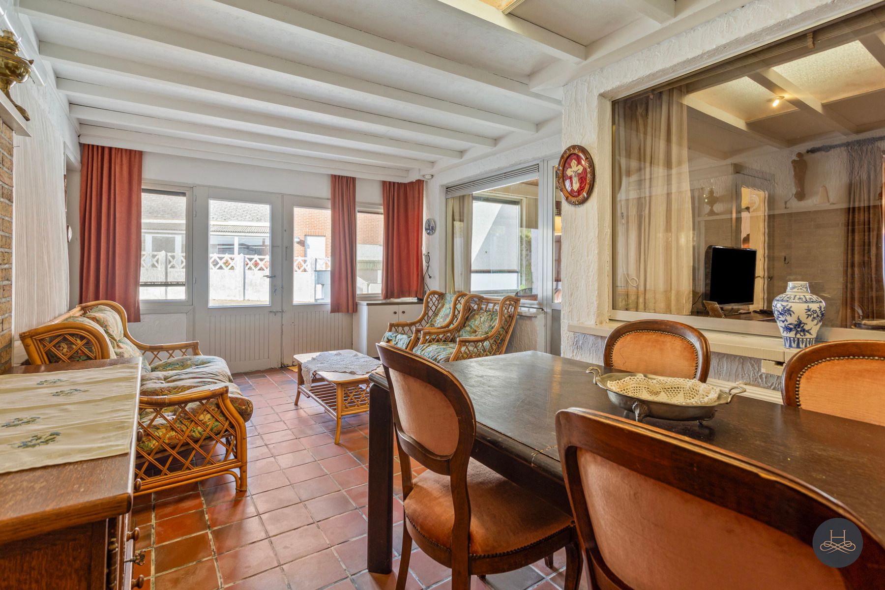 Karaktervolle en ruime halfopen woning met leuke tuin foto 14