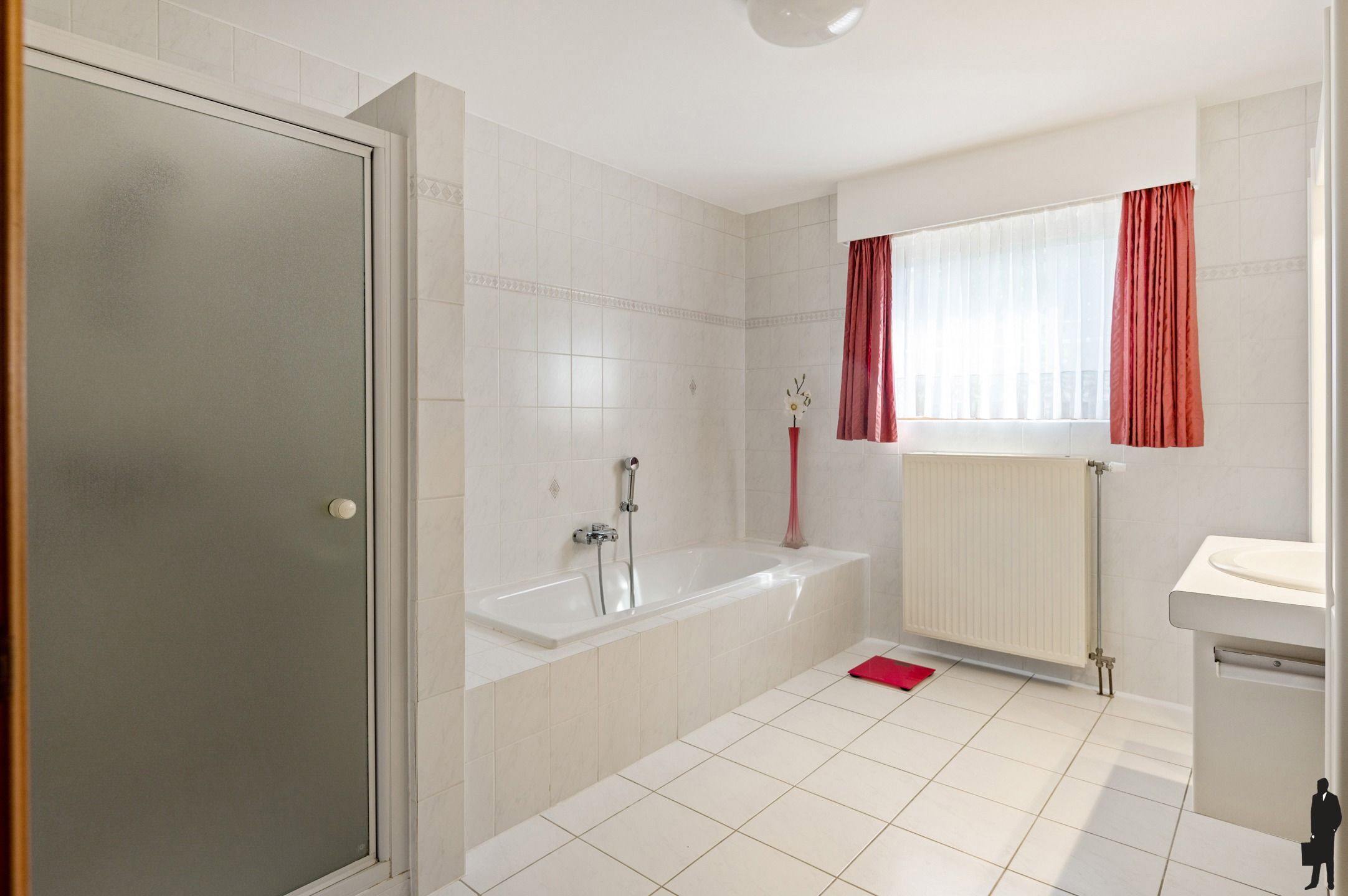 Verrassend ruime woning met 5 slpks en ZW georiënteerde tuin foto 16