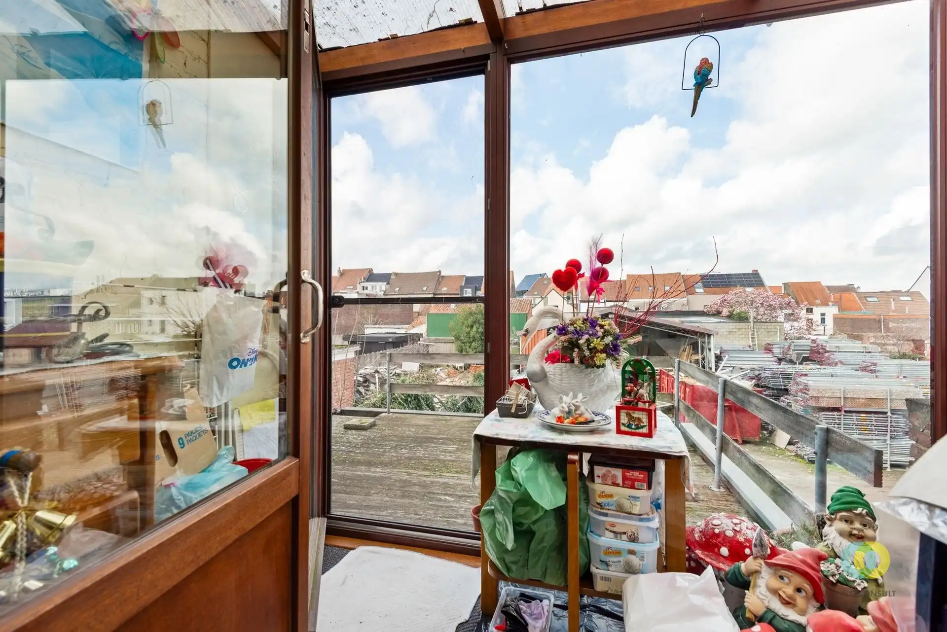 Bel-étage woning met grote garage foto 7