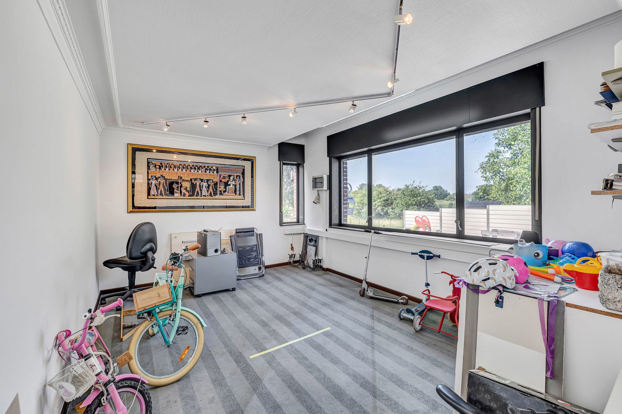 Instapklare ruime woning met loods(verkoop onder aandelen) foto 16